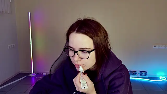 May Bloom online show from 02/02/26, 06:12