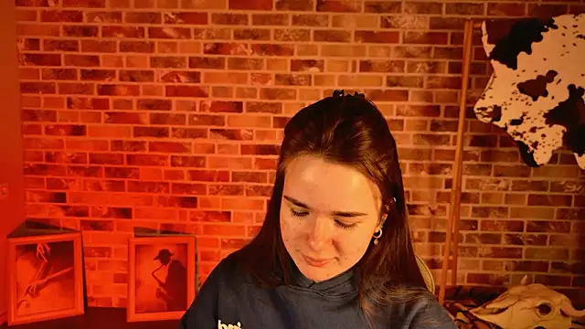 May Bloom online show from 02/24/26, 06:11