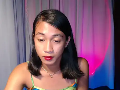 Snapshot of taylaxuxu chatting on 04/17/26, 06:49 taylaxuxu online show from 04/17/26, 06:49