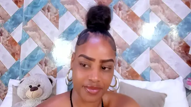 Snapshot of gigi_mane chatting on 10/17/25, 07:38 gigi mane online show from 10/17/25, 07:38