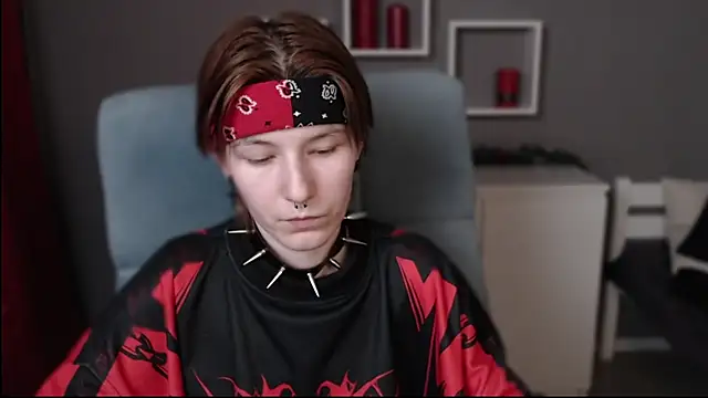 guitarandangell online show from 12/18/25, 06:30