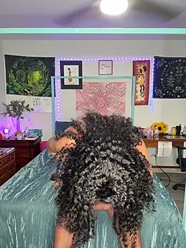 Snapshot of DaisyMynx chatting on 11/20/25, 03:39 DaisyMynx online show from 11/20/25, 03:39