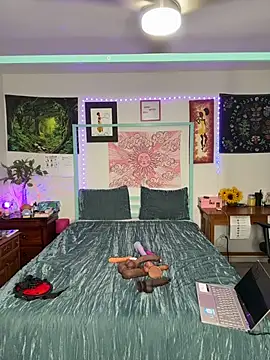 Snapshot of DaisyMynx chatting on 11/21/25, 03:27 DaisyMynx online show from 11/21/25, 03:27