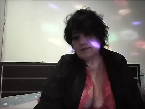 Snapshot of Laura_Sky_ chatting on 11/02/25, 06:10 Laura Sky  online show from 11/02/25, 06:10