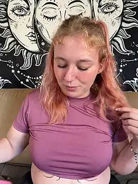 Snapshot of Onlymiasophie chatting on 02/25/26, 01:21 Onlymiasophie online show from 02/25/26, 01:21