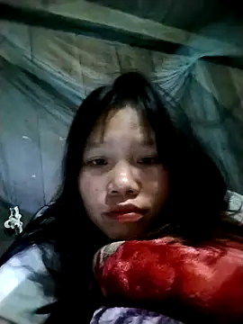 linh-miu99 online show from 10/17/25, 02:08