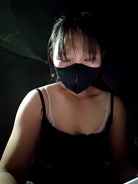 linh-miu99 online show from 11/13/25, 04:55