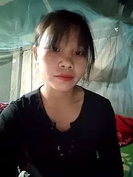 linh-miu99 online show from 11/21/25, 01:43