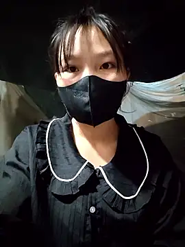 linh-miu99 online show from 01/14/26, 05:51
