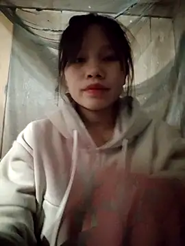 linh-miu99 online show from 02/03/26, 06:40