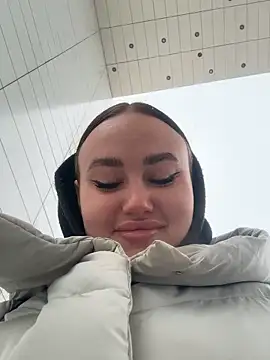 KiraSunshine online show from 11/05/25, 03:17