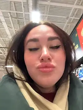 KiraSunshine online show from 11/28/25, 04:15