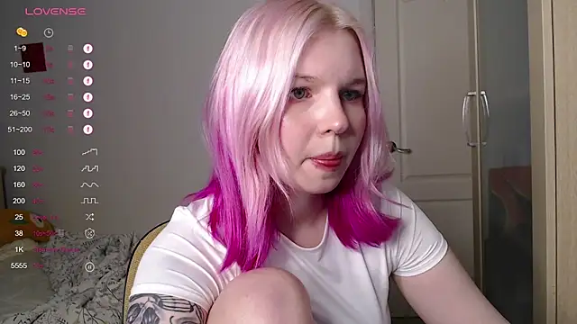 AnnySweetKiss online show from 10/17/25, 02:52