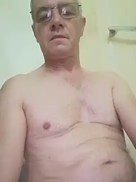 Snapshot of Sexyfab65 chatting on 05/25/26, 08:20 Sexyfab65 online show from 05/25/26, 08:20