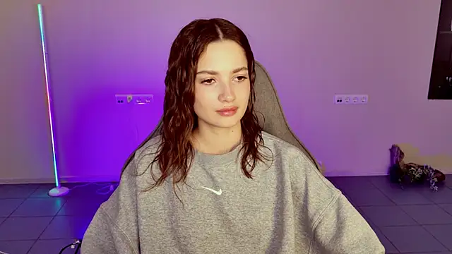 Snapshot of KiraVair chatting on 02/10/26, 12:53 KiraVair online show from 02/10/26, 12:53