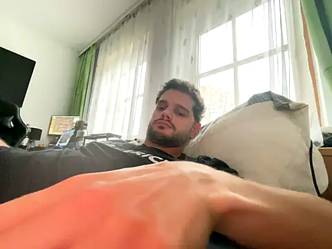 youngboyformommy online show from 10/17/25, 03:14