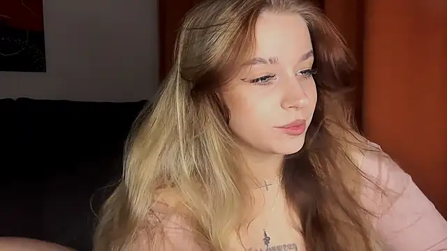 Snapshot of Babymoney_2007 chatting on 10/26/25, 08:37 Babymoney 2007 online show from 10/26/25, 08:37