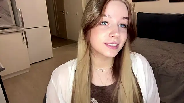 Snapshot of Babymoney_2007 chatting on 11/08/25, 09:46 Babymoney 2007 online show from 11/08/25, 09:46