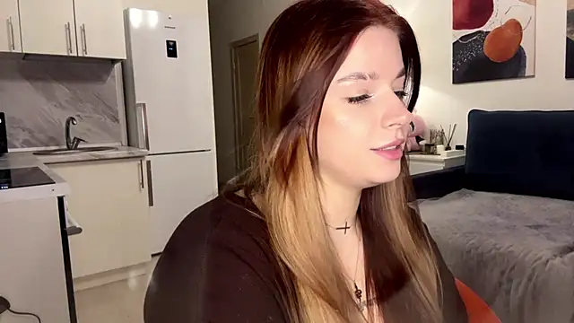 Snapshot of Babymoney_2007 chatting on 11/25/25, 08:42 Babymoney 2007 online show from 11/25/25, 08:42