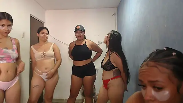 ricaslatinas1 online show from 03/11/26, 06:47