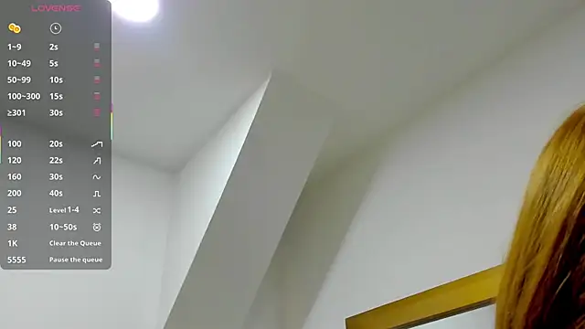 lucia lorenz online show from 12/18/25, 11:27