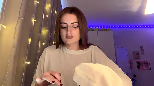 JessMour online show from 10/25/25, 09:50