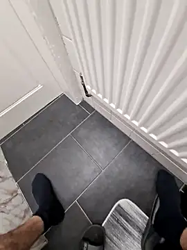 Snapshot of 16enes16 chatting on 10/26/25, 11:05 16enes16 online show from 10/26/25, 11:05