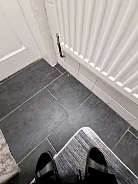 16enes16 online show from 11/14/25, 02:16