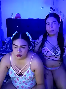 Snapshot of 2moons_full_of_love chatting on 11/05/25, 10:43 2moons full of love online show from 11/05/25, 10:43