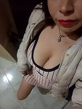 Snapshot of Labellasex chatting on 04/18/26, 04:05 Labellasex online show from 04/18/26, 04:05