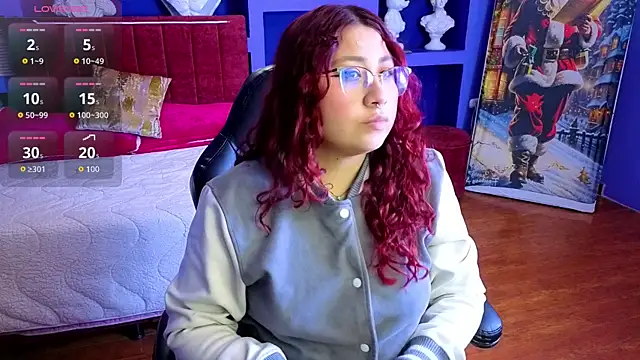 Snapshot of littlee_red chatting on 11/19/25, 12:27 littlee red online show from 11/19/25, 12:27