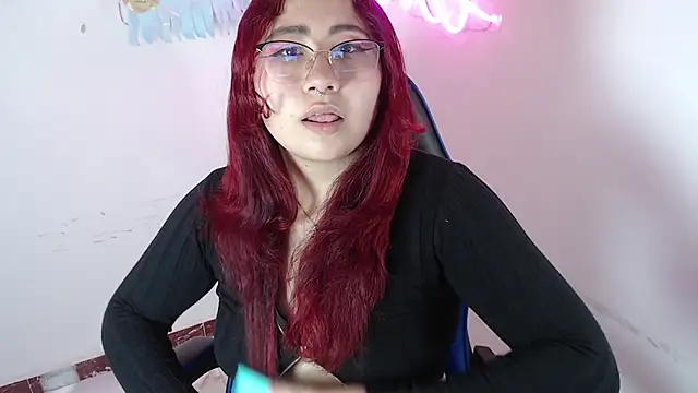 Snapshot of littlee_red chatting on 12/13/25, 08:25 littlee red online show from 12/13/25, 08:25