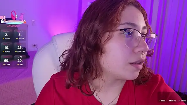 Snapshot of littlee_red chatting on 05/15/26, 07:54 littlee red online show from 05/15/26, 07:54