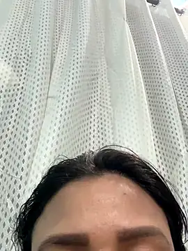 Snapshot of heenashai chatting on 11/02/25, 03:14 heenashai online show from 11/02/25, 03:14