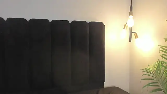 Snapshot of lulu_wonder chatting on 04/07/26, 10:42 lulu wonder online show from 04/07/26, 10:42