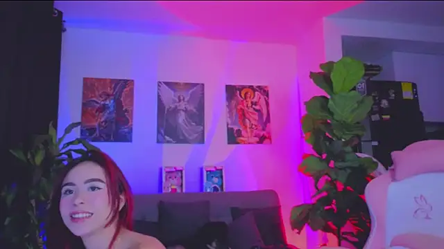 SophiaBerryy online show from 04/11/26, 04:06