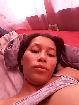 Snapshot of Kitty_and_lion chatting on 10/19/25, 02:07 Kitty and lion online show from 10/19/25, 02:07