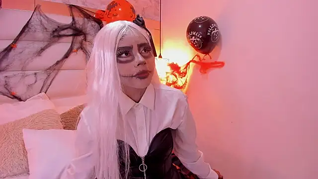 Snapshot of Sofia_clk chatting on 11/01/25, 03:52 Sofia clk online show from 11/01/25, 03:52