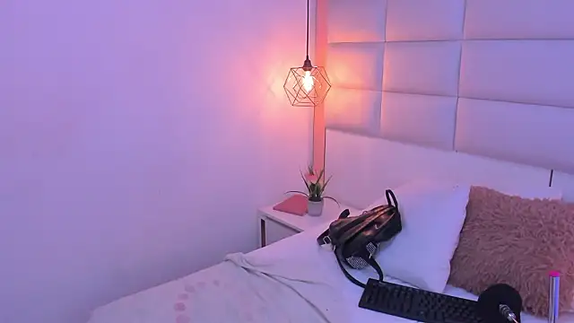 Snapshot of Sofia_clk chatting on 01/12/26, 03:01 Sofia clk online show from 01/12/26, 03:01