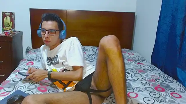 DavTwink3100 online show from 12/16/25, 02:27