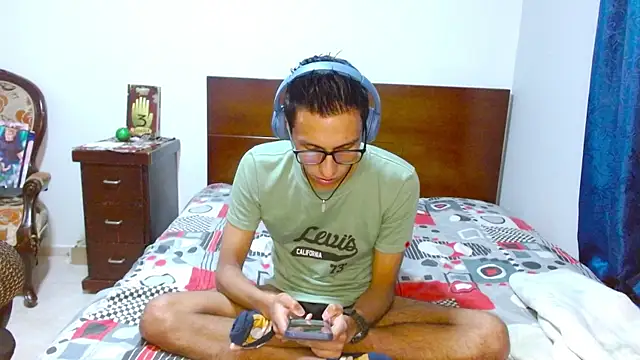 DavTwink3100 online show from 12/19/25, 10:50