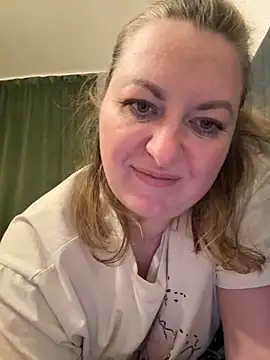 Amelia-Diamond online show from 11/22/25, 02:16