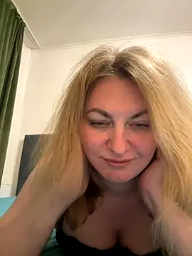 Amelia-Diamond online show from 11/26/25, 10:00