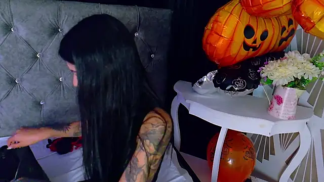 Scarlett Keller online show from 10/29/25, 01:02