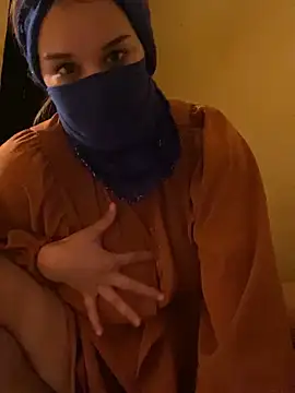 Snapshot of SaraChouchou chatting on 11/07/25, 10:32 SaraChouchou online show from 11/07/25, 10:32