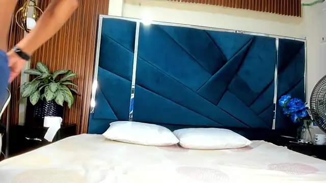 Emiliano Reyes online show from 11/01/25, 02:13