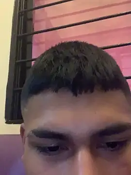 Emiliano Reyes online show from 11/25/25, 01:49