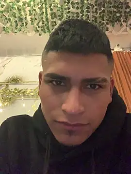 Snapshot of Emiliano_Reyes chatting on 06/06/26, 12:27 Emiliano Reyes online show from 06/06/26, 12:27