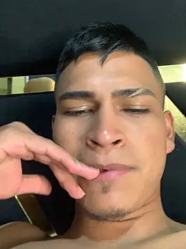 Snapshot of Emiliano_Reyes chatting on 07/08/26, 04:50 Emiliano Reyes online show from 07/08/26, 04:50