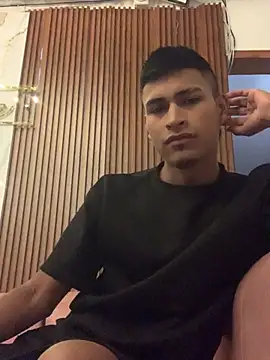 Snapshot of Emiliano_Reyes chatting on 07/10/26, 05:23 Emiliano Reyes online show from 07/10/26, 05:23